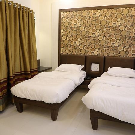 Hotel Pushpak Park Osmanabad Екстер'єр фото