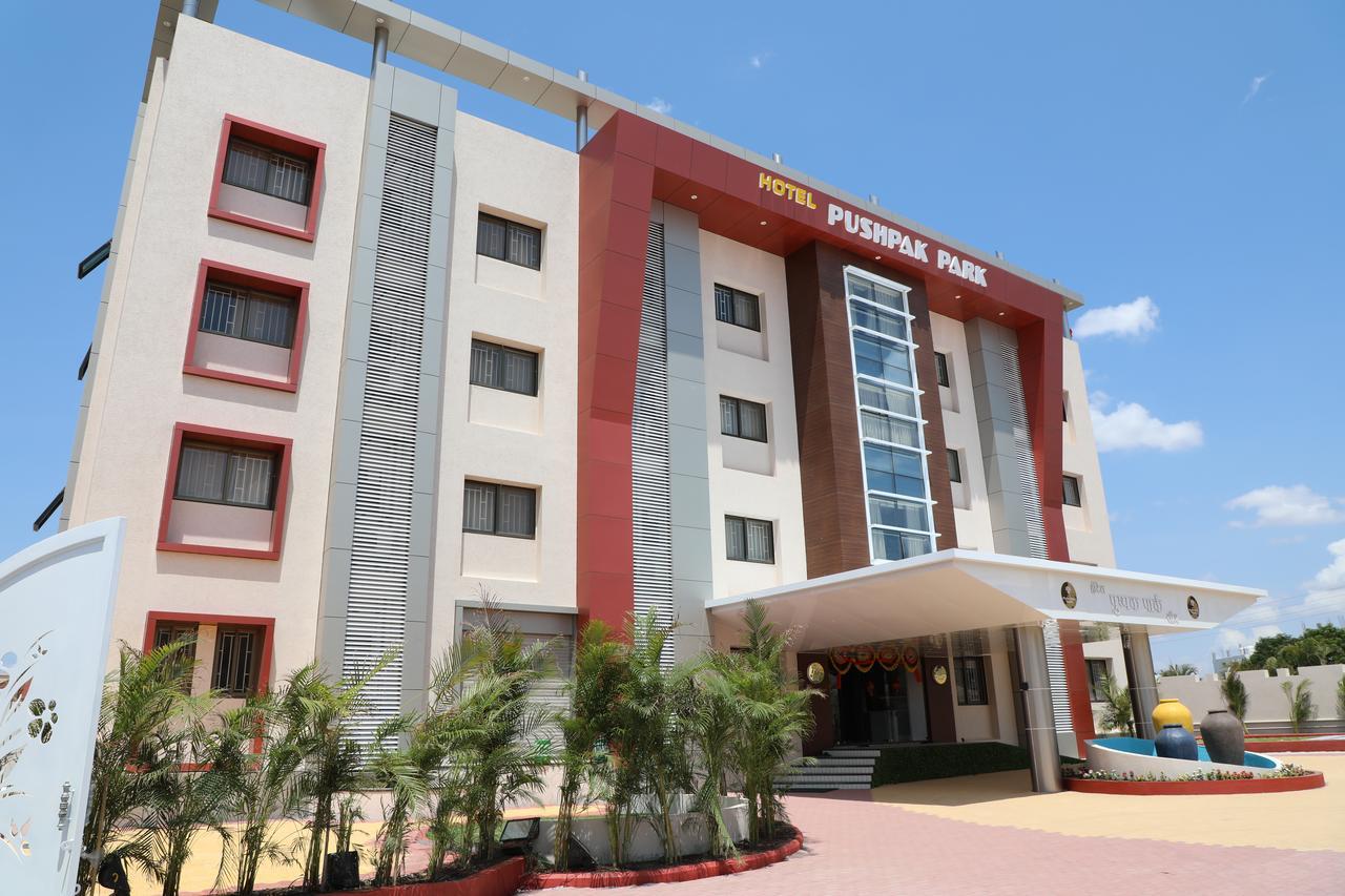 Hotel Pushpak Park Osmanabad Екстер'єр фото