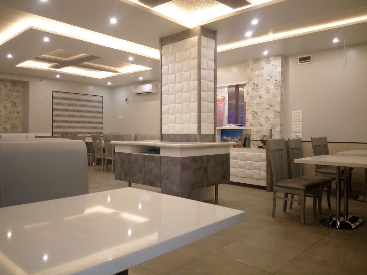 Hotel Pushpak Park Osmanabad Екстер'єр фото