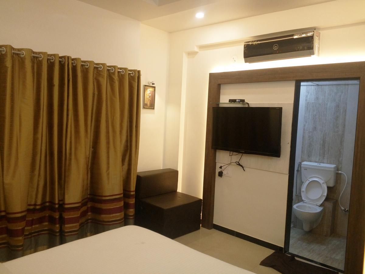 Hotel Pushpak Park Osmanabad Екстер'єр фото